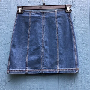 Kendall And Kylie Medium Wash Denim Mini Skirt Women’s Size 26
